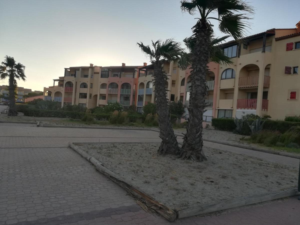 Le Victoria's Beach Barcares: Beachfront Comfort with Private Parking Le Barcares Exterior photo